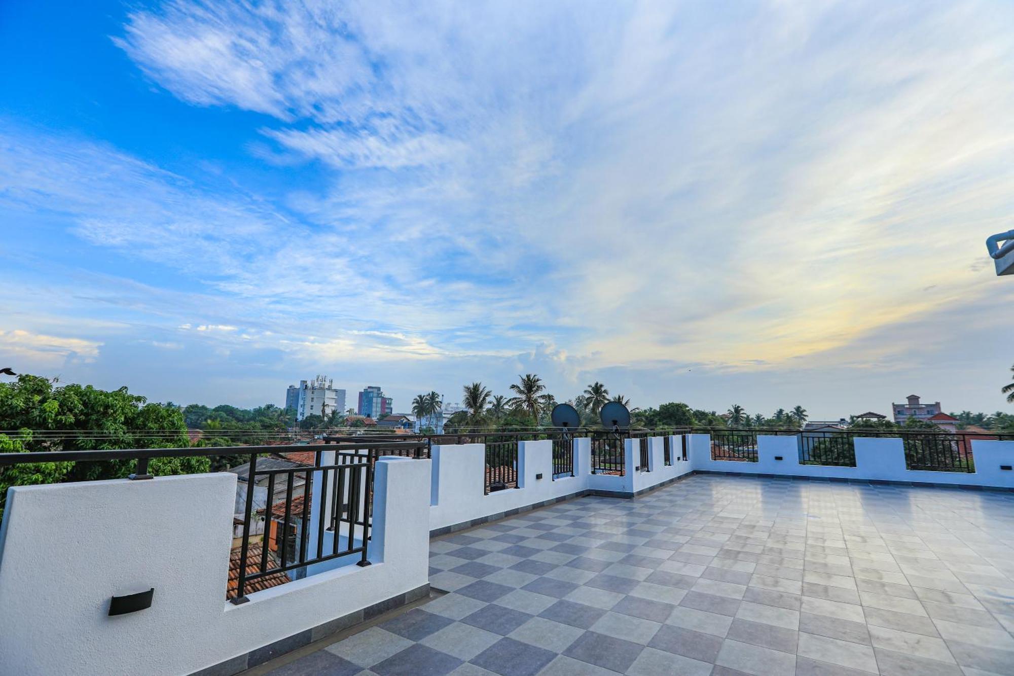 D Marit Motel Negombo Exterior foto